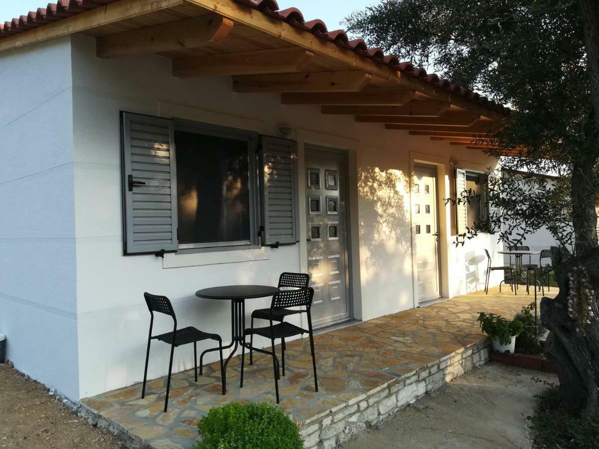 Janakis Garden Livadi Apart otel Himare Fshat Dış mekan fotoğraf